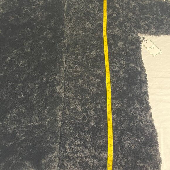 Forever 21 Black Faux Fur Coat – Soft Plush Long Sleeve Jacket – Size 2X - Picture 7 of 8